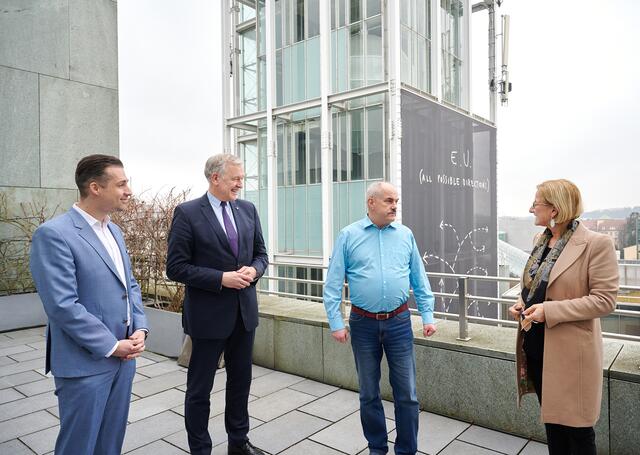 MAG-Geschäftsführer Martin Etlinger, Landesrat Martin Eichtinger, Projektteilnehmer Ulrich Bernhard Küntzel aus Schwarzenau, Landeshauptfrau Johanna Mikl-Leitner.
  | Foto: NLK Pfeiffer