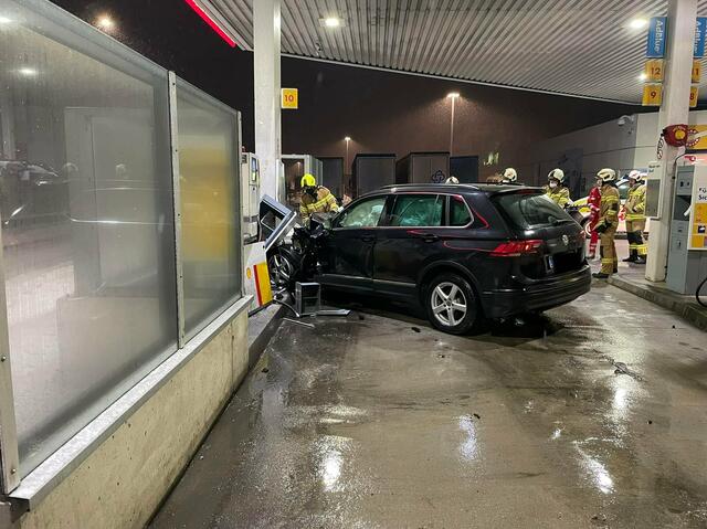 Zum Unfallzeitpunkt herrschte starker Schneefall. | Foto: FF Eben