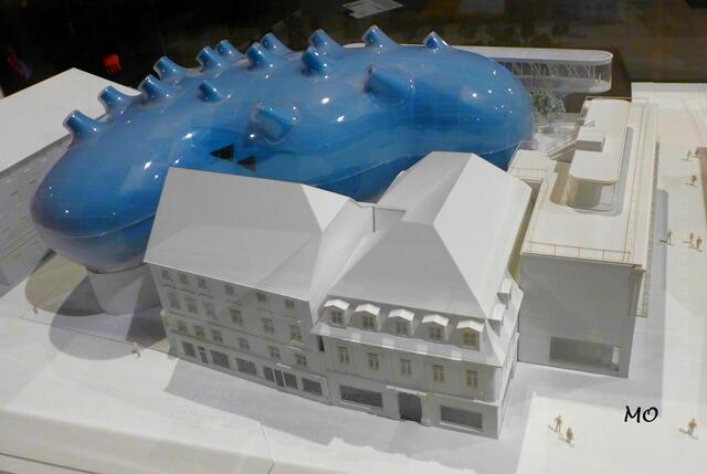 Kunsthaus Graz, Modell mit dem Eisernen Haus