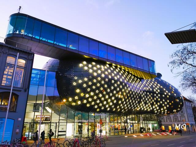 Kunsthaus Graz, Fassade