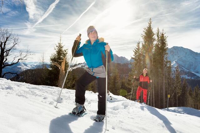 Schneeschuhwanderungen stellen eine Alternative zum Tourengehen dar. Es sollte aber dennoch auf eine passende Alpinausrüstung geachtet werden. | Foto: TVB Tennengau / Hallein - Bad Dürrnberg