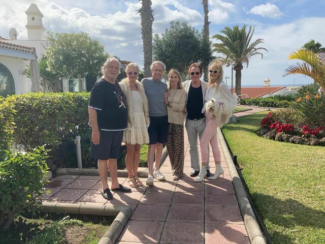 Gruppenbild mit Hund: Die Familien Kartnig, Kraus und Reischl. | Foto: Regionalmedien Steiermark