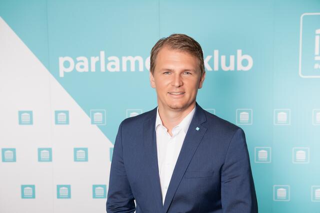 Für die Gemeinden in den beiden Bezirken gibt es zusätzliche Finanzmittel von 880.000 Euro, berichtet Bundesrat Bernhard Hirczy. | Foto: Barbara Nidetzky