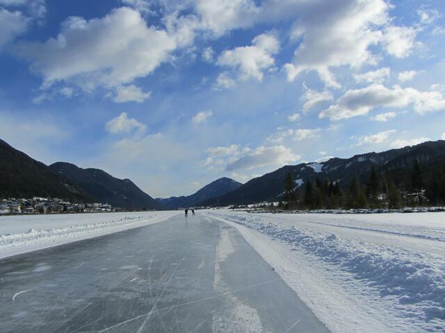 Eislaufen am Weißensee: Immer wieder ein Genuss. | Foto: Archiv/Karin Guttner