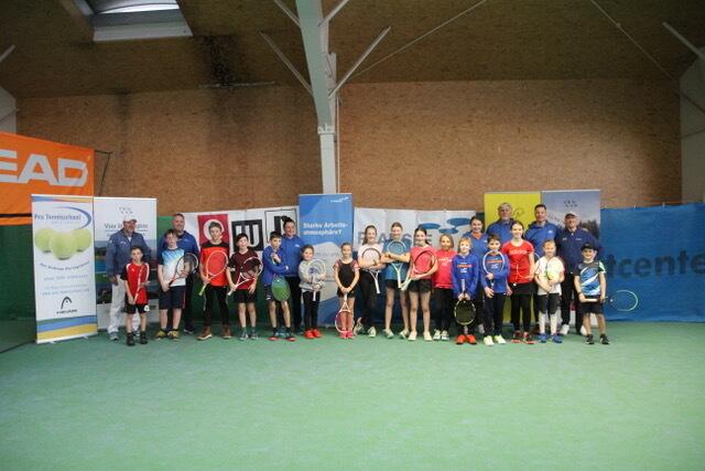 Das Interesse am Tennissport im Außerfern lebt. Der Tag der offenen Türe in Reutte war gut besucht. | Foto: TC Außerfern
