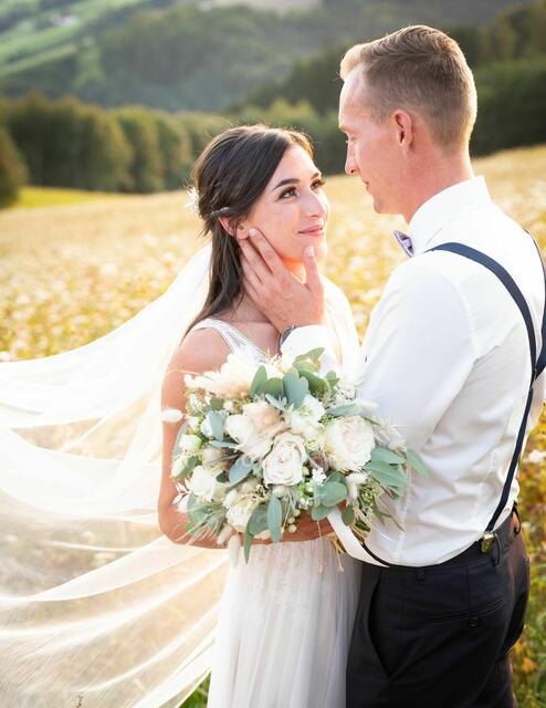 Im Trend liegen Trockenblumen kombiniert mit frischem Eukalyptus.  | Foto: Ludwig Pullirsch 