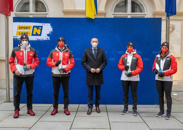 Benjamin Karl, Alexander Schlintner, Sportlandesrat Jochen Danninger, Jennifer Onasanya, Magdalena Baur | Foto: NLK Burchhart