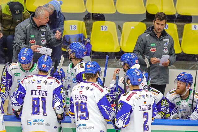 Mit wunderschönen Treffern und einem starken Goalie holten sich die “Adler“ den Sieg. | Foto: VSV/Krammer