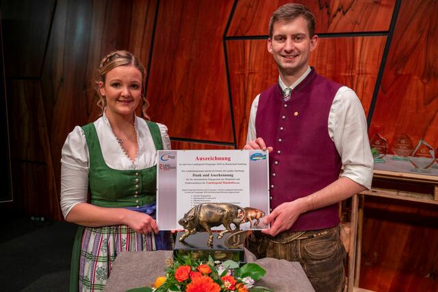 Der Salzburger Landjugend Stier wurde beim Tag der Landjugend 2021 an die Ortsgruppe Maishofen verliehen. | Foto: Landjugend Salzburg