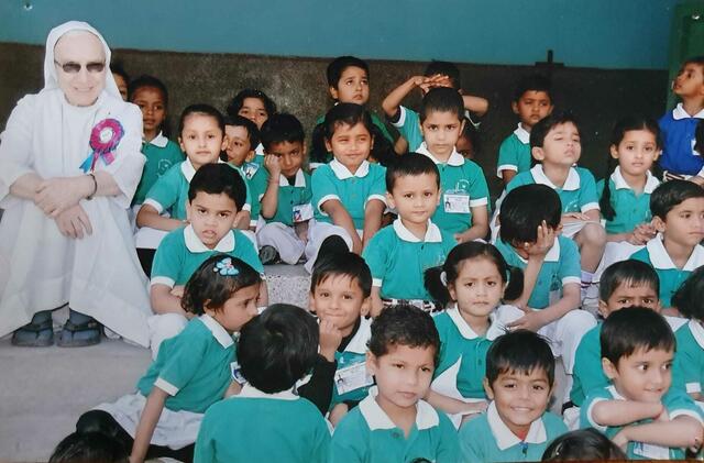 Sr. M. Elisabeth half in Indien bei der Errichtung von Kindergärten, Schulen und Internaten  | Foto: Brandstätter