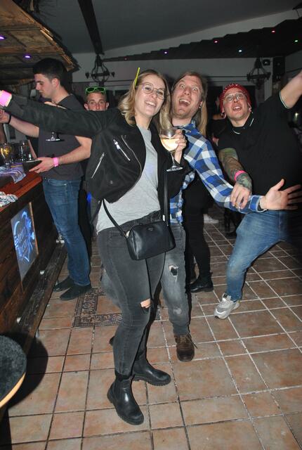 Endlich wieder Party: Die Gäste genossen den Abend in vollen Zügen. | Foto: Tamara Himsl