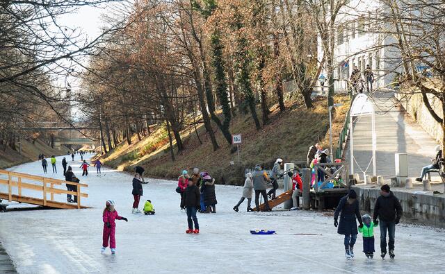 Achtung: Eislaufen am Landkanal ist heute untersagt. | Foto: Pössenbacher/Archivfoto