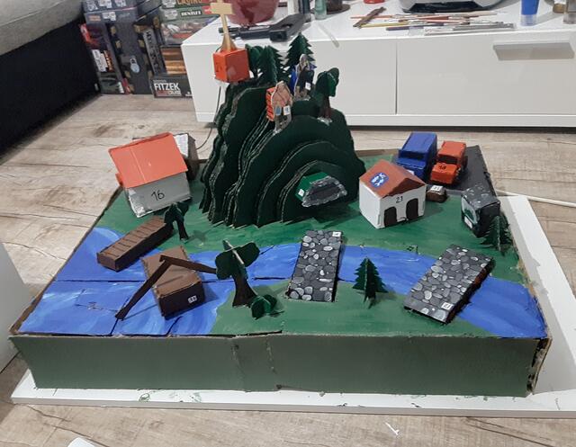 Aus Pralinenkartons gestalteter Landschafts-Adventkalender  | Foto: HTL Pinkafeld