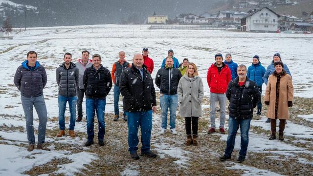 Vizebürgermeister Thomas Zangerl (vorne Mitte) setzt auf ein konstantes Gemeinschaftslisten-Team. | Foto: Gemeinschaftsliste