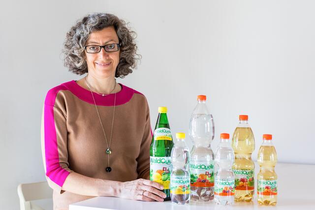 Monika Fiala, Geschäftsführerin von Waldquelle Mineralwasser, freut sich über die positive Marktentwicklung.  | Foto: Waldquelle