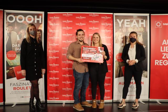 V.r.n.l.: Michaela Falkner (Casino-Marketing-Leitung), Hochschwarzer Melanie, Köll Fabian, Nina Suitner (Marketing-Bezirksblätter Innsbruck) | Foto: Anna Wieser