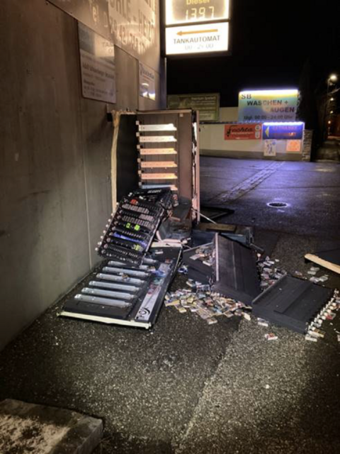 Gesprengter Zigarettenautomat beim Frauenteich in Freistadt. | Foto: Polizei