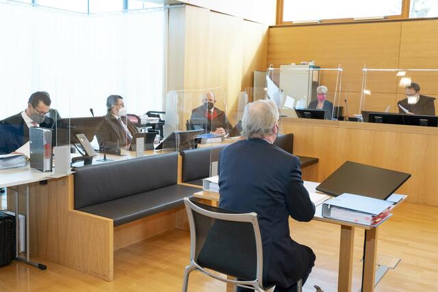 Leopold Pilsner, ehemaliger Geschäftsführer von Gesellschaften der Stadt Leoben, als Angeklagter beim ersten Verhandlungstag am Landesgericht Leoben. | Foto: Klaus Pressberger