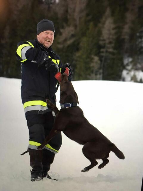 Labrador Hündin Cia | Foto: Wolfgang Höhn für FF MARIAZELL