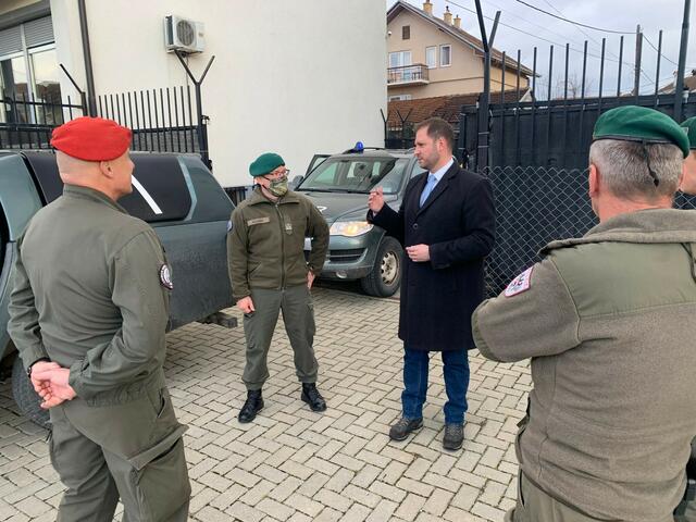 Christian Sagartz informierte sich über die Tätigkeit der KFOR-Einsatztruppe im Kosovo. | Foto: Bundesheer AUTCON KFOR