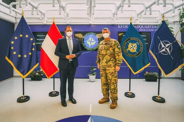 Europa-Abgeordneter Christian Sagartz und Generalmajor Ferenz Kajari | Foto: Bundesheer AUTCON KFOR