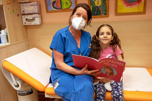 An der "Blasenschule" der Kinderurologie werden die jungen Patienten von ausgebildeten Urotherapeutinnen unterstützt.  | Foto: Ordensklinikum Linz