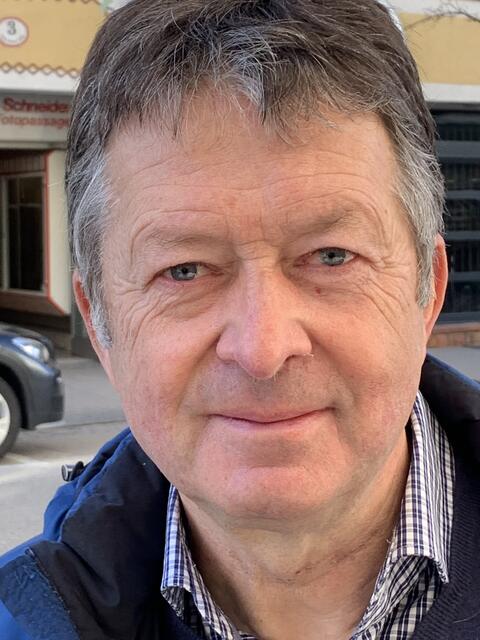 Gerald Jung, Bad Vöslau
Ich finde eine Reparaturprämie gut, ich lasse immer alles reparieren von Elektrogeräten bis Fahrräder. Ein Zuschuss ist zu begrüßen.