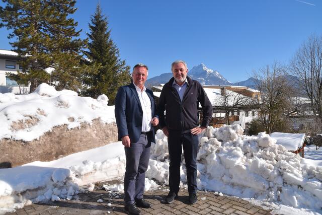 Langkampfens Bgm. Andreas Ehrenstrasser und Georg Juffinger (Listenplatz 2) (v.l.) wollen mit der Liste GFL auch in den kommenden sechs Jahren in der Gemeindepolitik mitreden.  | Foto: Barbara Fluckinger