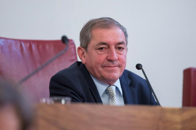 Im Stadtratskollegium einigte man sich darauf, an dem Vergleich mit Ex-Bürgermeister Heinz Schaden (SPÖ) festzuhalten.  | Foto: Neumayr 