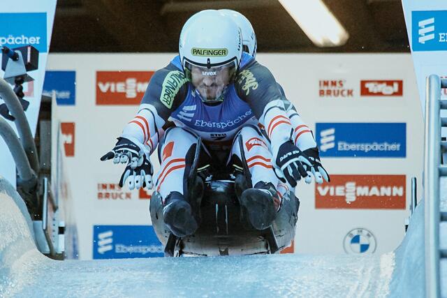 Dritter Platz bei der Olympiade: Thomas Steu und Lorenz Koller jubeln über Edelmetall. | Foto: FIL