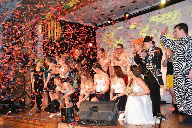 Ein Bild aus besseren Tagen: Die Faschingssitzungen der Faschingsgilde Arnoldstein sind abgesagt. Aktuell arbeiten die Mitglieder an einem Sommerkabarett. | Foto: Marktgemeinde Arnoldstein