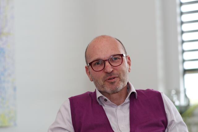 Bürgermeister Harald Ponweiser freut sich auf den Start des Gesundheitszentrums in seiner Gemeinde. | Foto: Santrucek