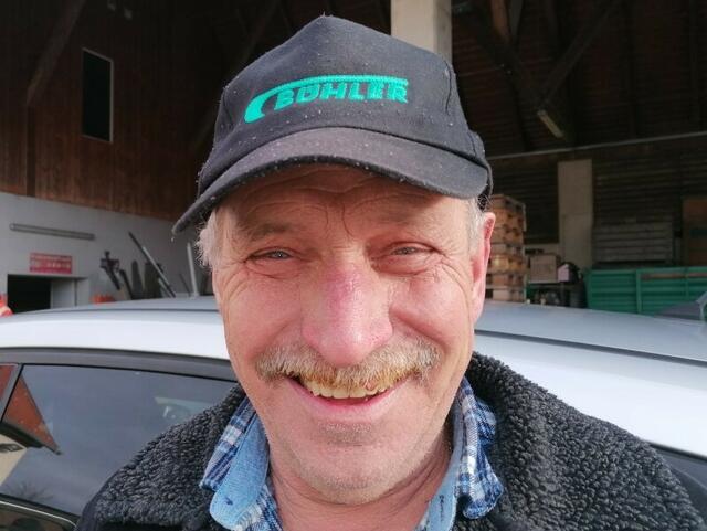 Anton Puff hat die Bäume bzw. Äste im Griff.  | Foto: Karl Lenz 