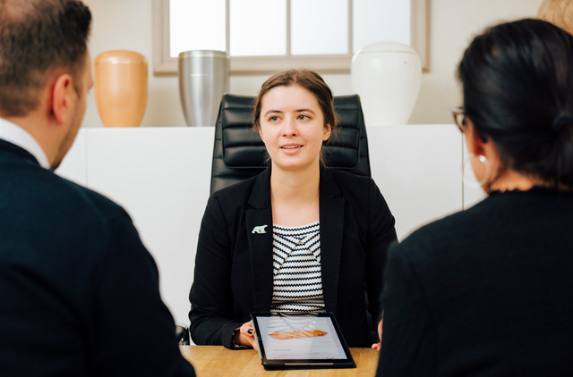 Die Himmelblau-Expert*innen beraten Sie in Vorsorge- und Bestattungsthemen | Foto: Bestattung Himmelblau