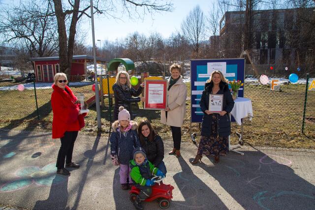 Iris Fischer Vereinbarkeitsbeauftragte der Alpen-Adria-Universität Klagenfurt mit Bronwen Arbeiter-Weyrer, Leiterin des  Familienservice mit WK-Vizepräsidentin und FiW-Landesvorsitzende Astrid Legner und FiW-Landesgeschäftsführerin Tanja Telesklav. v.l.n.r. | Foto: Frau in der Wirtschaft