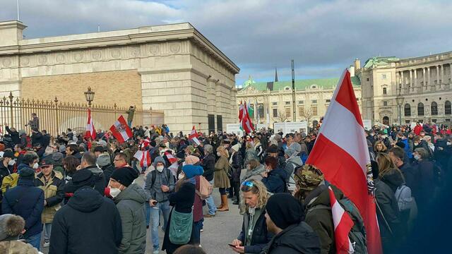Am Heldenplatz findet am 11. Februar von 18 bis 22.30 eine Kundgebung von Corona-Gegnern statt. Diese sorgt bereits vorab für Staus in der Wiener Innenstadt. | Foto: privat (Symbolfoto)