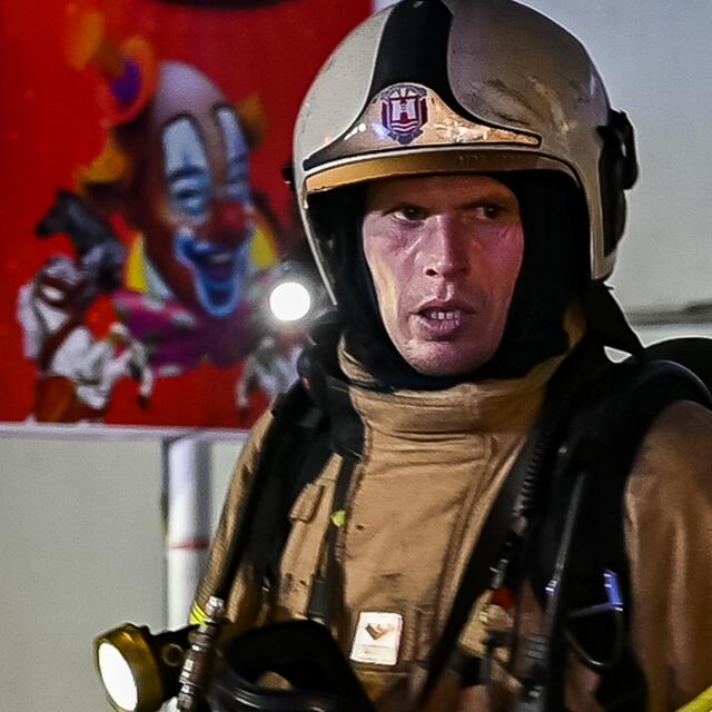 Zahlreiche Kameraden der Berufsfeuerwehr Linz waren in Einsatz. | Foto: FOTOKERSCHI.AT / KERSCHBAUMMAYR