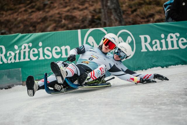 Die Achenrainer-Cousins aus Ried im Oberinntal holten bei der Europameisterschaft im Rennrodeln auf Naturbahnen in Laas Edelmetall | Foto: ÖRV/Miriam Jennewein