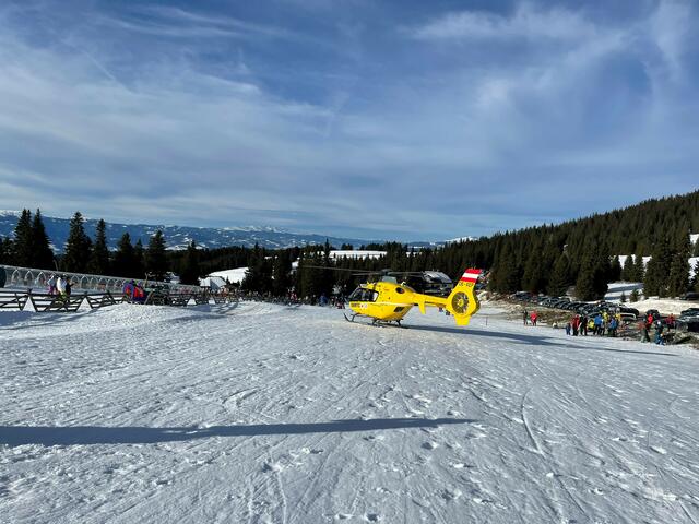 Fünf Unfälle auf der Weinebene: Der Pistenrettungsdienst der Bergrettung Deutschlandsberg war am vergangenen Sonntag wiederholt gefordert.  | Foto: Daniel Nauschnegg