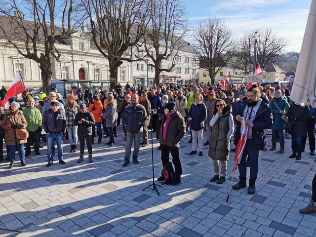 Eine Kundgebung der MFG fand in Kremsmünster statt. | Foto: Manuel Krautgartner