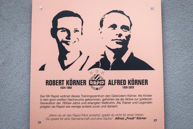 Diese Tafel wird künftig zu Ehren der Namensgeber auf dem "Körner Trainingszentrum powered by VARTA" im Prater zu sehen sein. | Foto: SK Rapid | Red Ring Shots