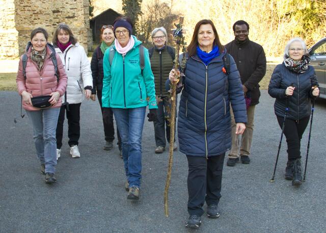 Ratsvikarin Waltraud Hofer führte die Gruppe mit dem Buch "Weil Gott es so will" nach Oberkohlstätten