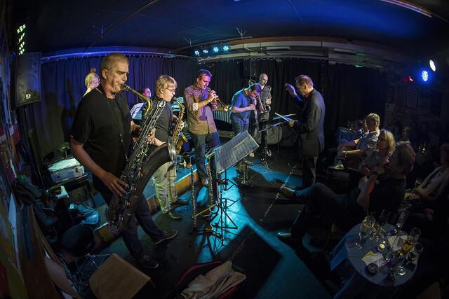 Am 11. März kehrt die Grazer Jazznacht mit 13 Sets an sechs verschiedenen Orten wieder zurück und lädt ein die Grazer Jazzwelt zu erleben. | Foto: Peter Purgar