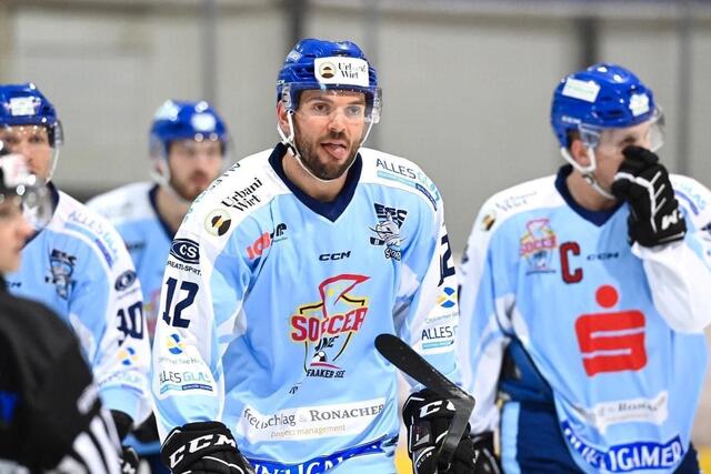 Jetzt heißt es: Aufstehen, Helm richten und weitermachen. | Foto: Bernd Stefan