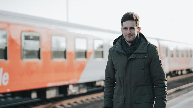 LAbg. Lukas Schnitzer fordert eine schnellere Bahnverbindung von Hartberg nach Graz. | Foto: KK