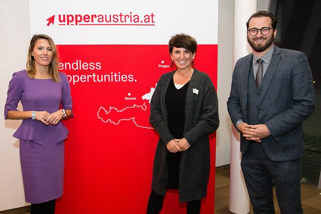 Tanja Spennlingwimmer (Leitung Investoren- und Standortmanagement, Business Upper Austria), Daniela Zeiner (Geschäftsführung TIC Steyr) und Dan Dutescu (Projektmanager Business Upper Austria) (v. li.). | Foto: Cityfoto: Roland Pelzl