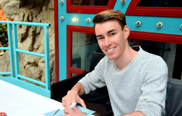 Stefan Kraft spricht über die ersten Eindrücke nach Olympia.  | Foto: Markus Spitzauer