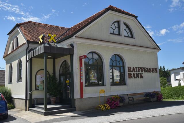 Vier Jahre nach der Schließung der Bankfiliale wurde nun auch das Gebäude verkauft. | Foto: Martin Wurglits