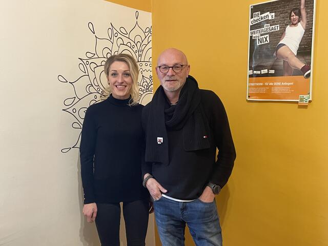 Martina Aistleitner und Jörg Ebner-Schwarzenegger sind Streetworker im "alten" Bezirk Bruck. | Foto: Kern