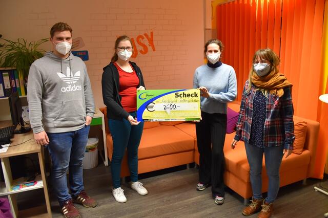  Die Leitung der Lj Zelking-Pöchlarn Niklas Wallner und Verena Wurzenberger und Mitarbeiterinnen des Vereins Jusy | Foto: LJ Zelking/Pöchlarn